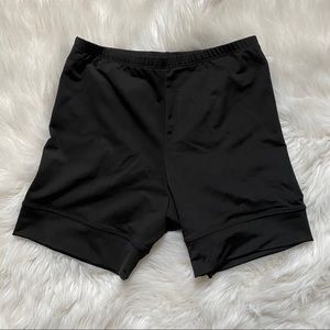 In-between sportswear bike/tennis shorts